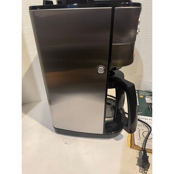 Cuisinart Brew Central 14-cup Programmable Coffee Maker CBC-7400PC - Picture 6 of 15